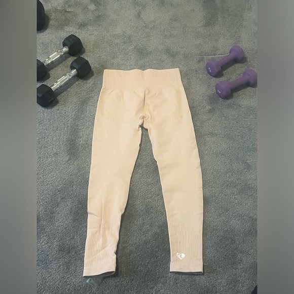 Women’s Best seamless leggings, wore once! - Picture 3 of 3